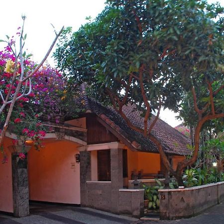 Taman Ayu 212 Hotel Denpasar  Exterior photo