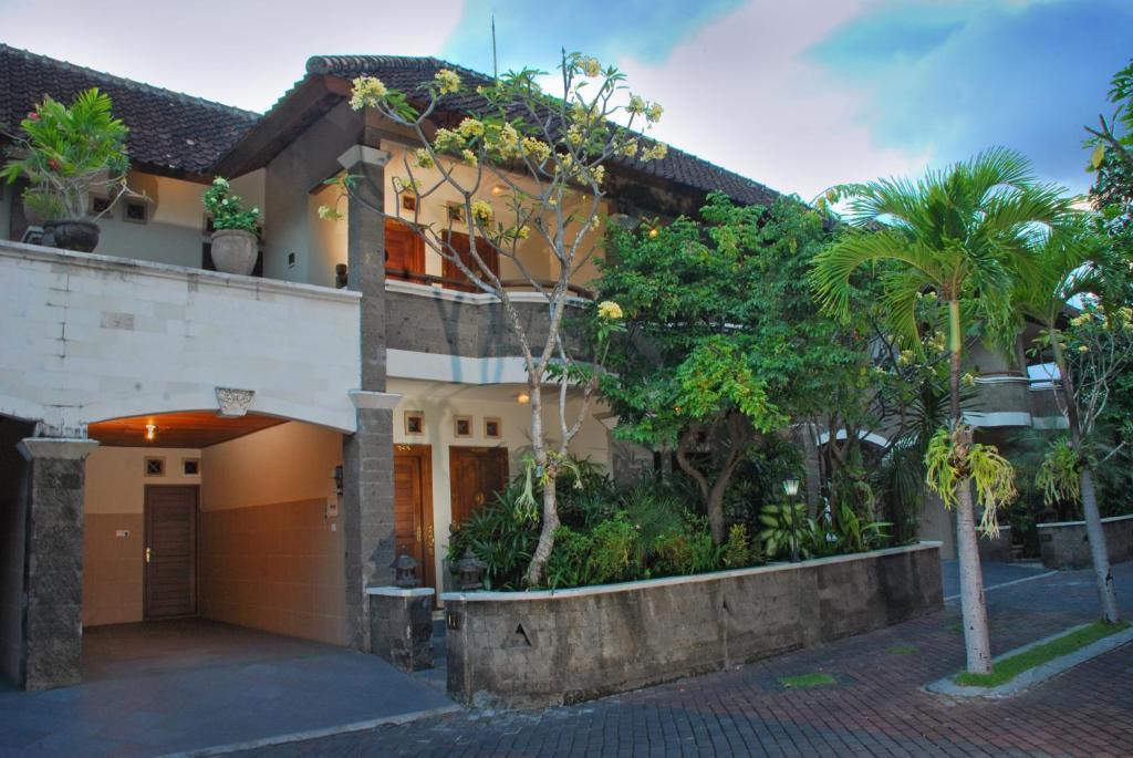 Taman Ayu 212 Hotel Denpasar  Exterior photo