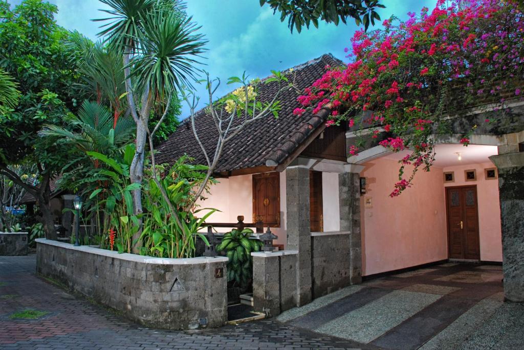 Taman Ayu 212 Hotel Denpasar  Exterior photo