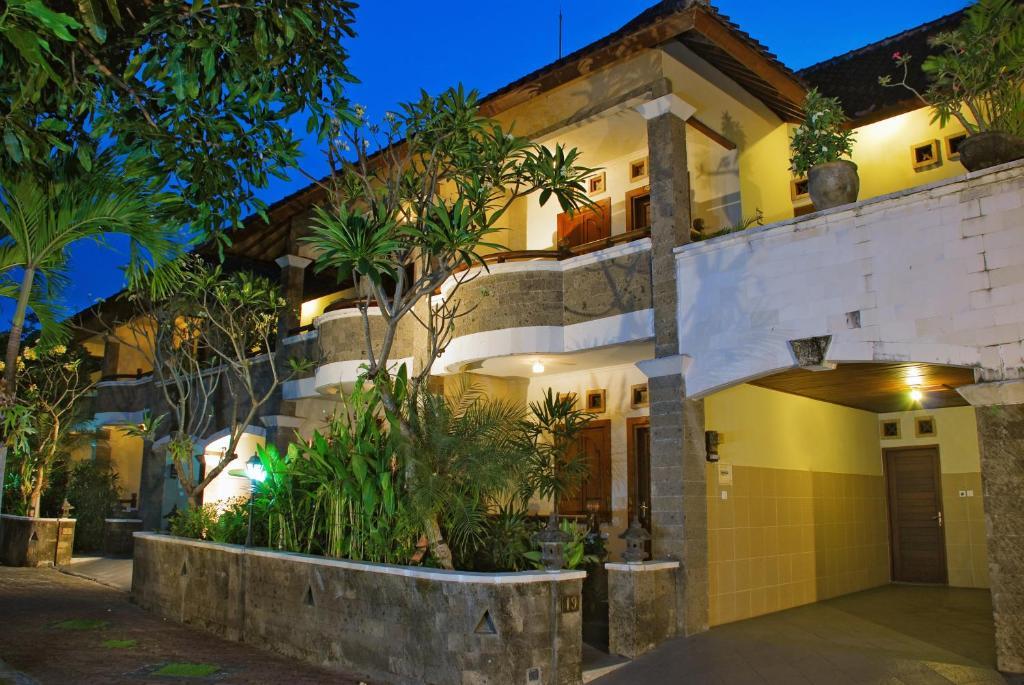 Taman Ayu 212 Hotel Denpasar  Exterior photo