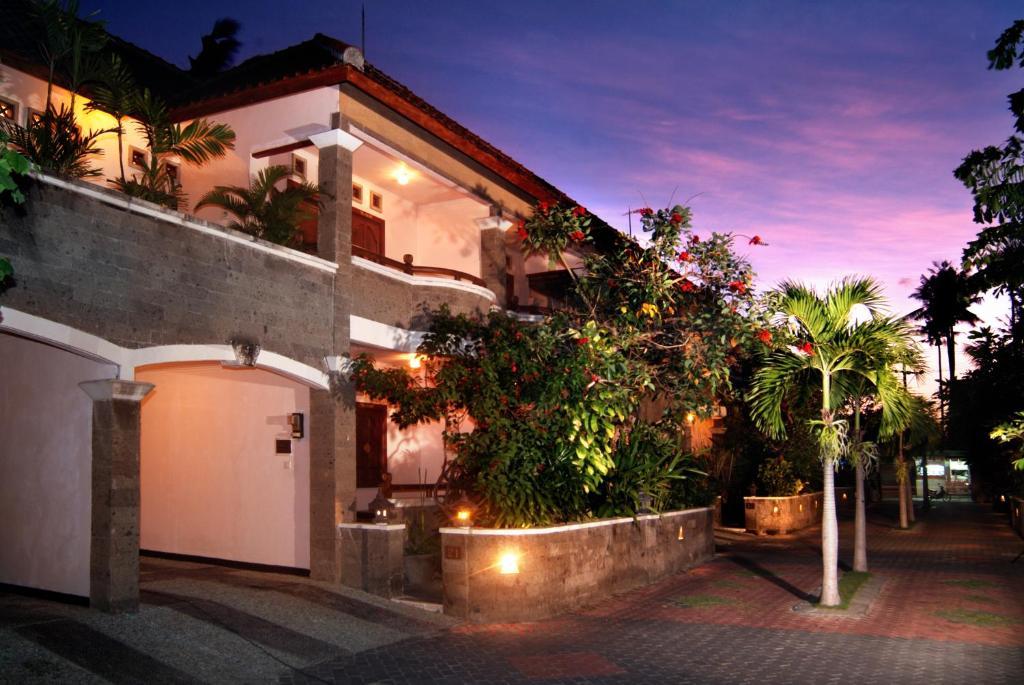 Taman Ayu 212 Hotel Denpasar  Exterior photo