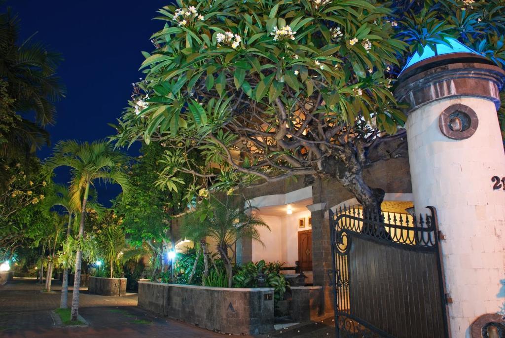 Taman Ayu 212 Hotel Denpasar  Exterior photo