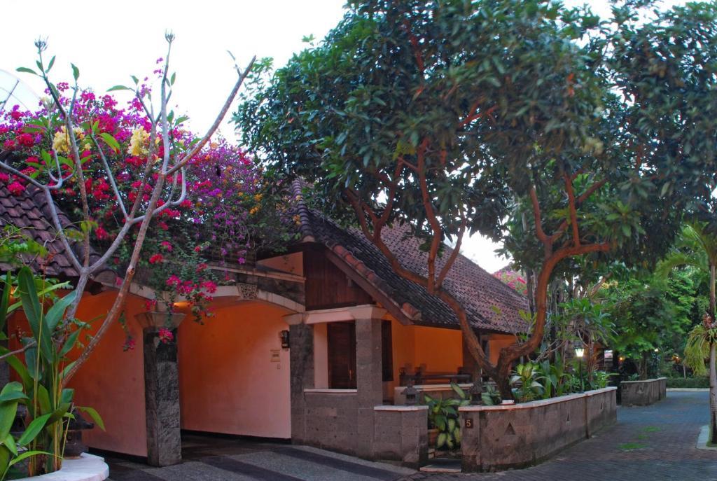 Taman Ayu 212 Hotel Denpasar  Exterior photo