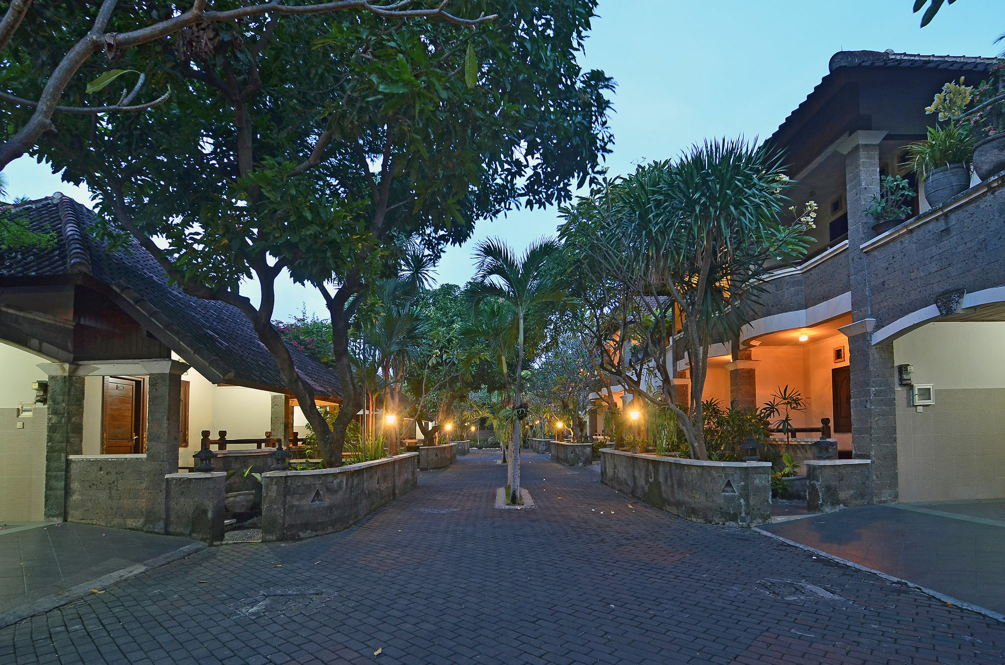 Taman Ayu 212 Hotel Denpasar  Exterior photo