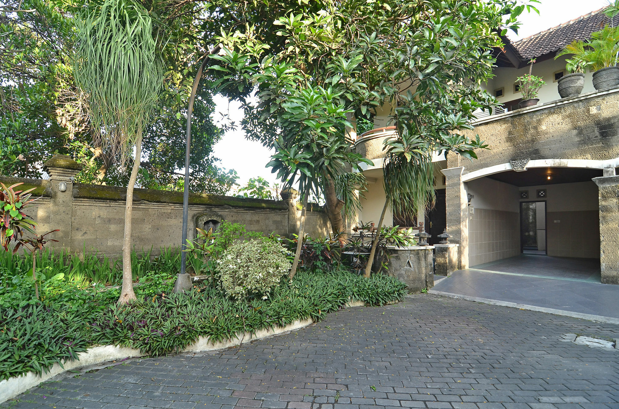 Taman Ayu 212 Hotel Denpasar  Exterior photo